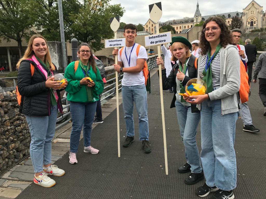 5 élèves à Lourdes