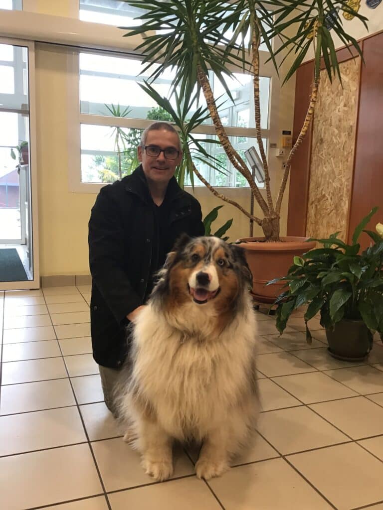 M. Gilbert responsable d'une pension canine et féline