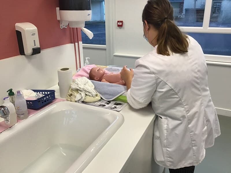 Atelier Change du bébé Lycée Saint Clair de Blain