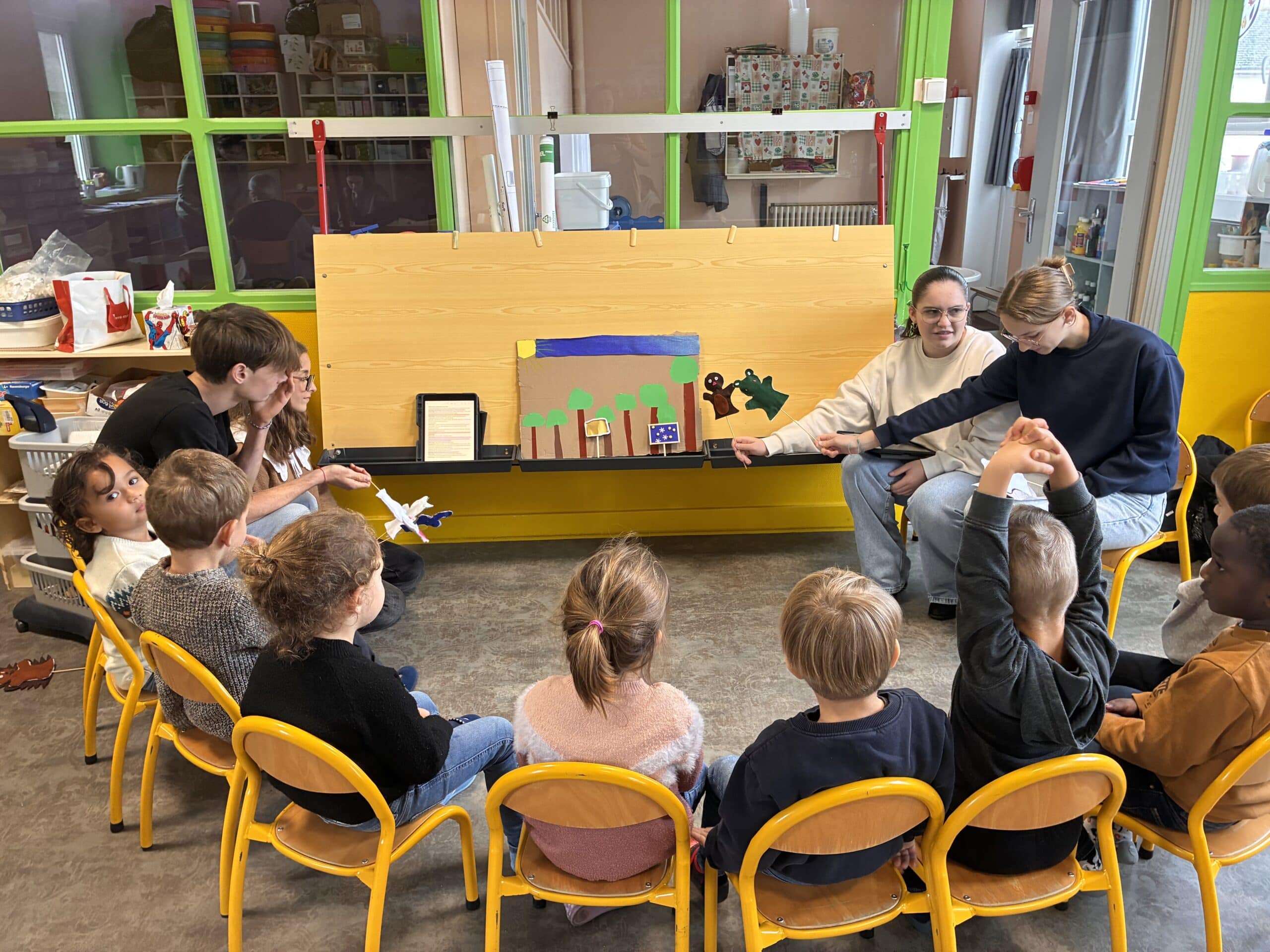 Lire la suite à propos de l’article Quand les contes prennent vie : les secondes bac pro à la maternelle Saint-Laurent