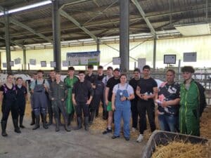 Lire la suite à propos de l’article Projet PIC en BTS ACSE : immersion dans les concours Prim’Holstein au Lycée Saint-Clair