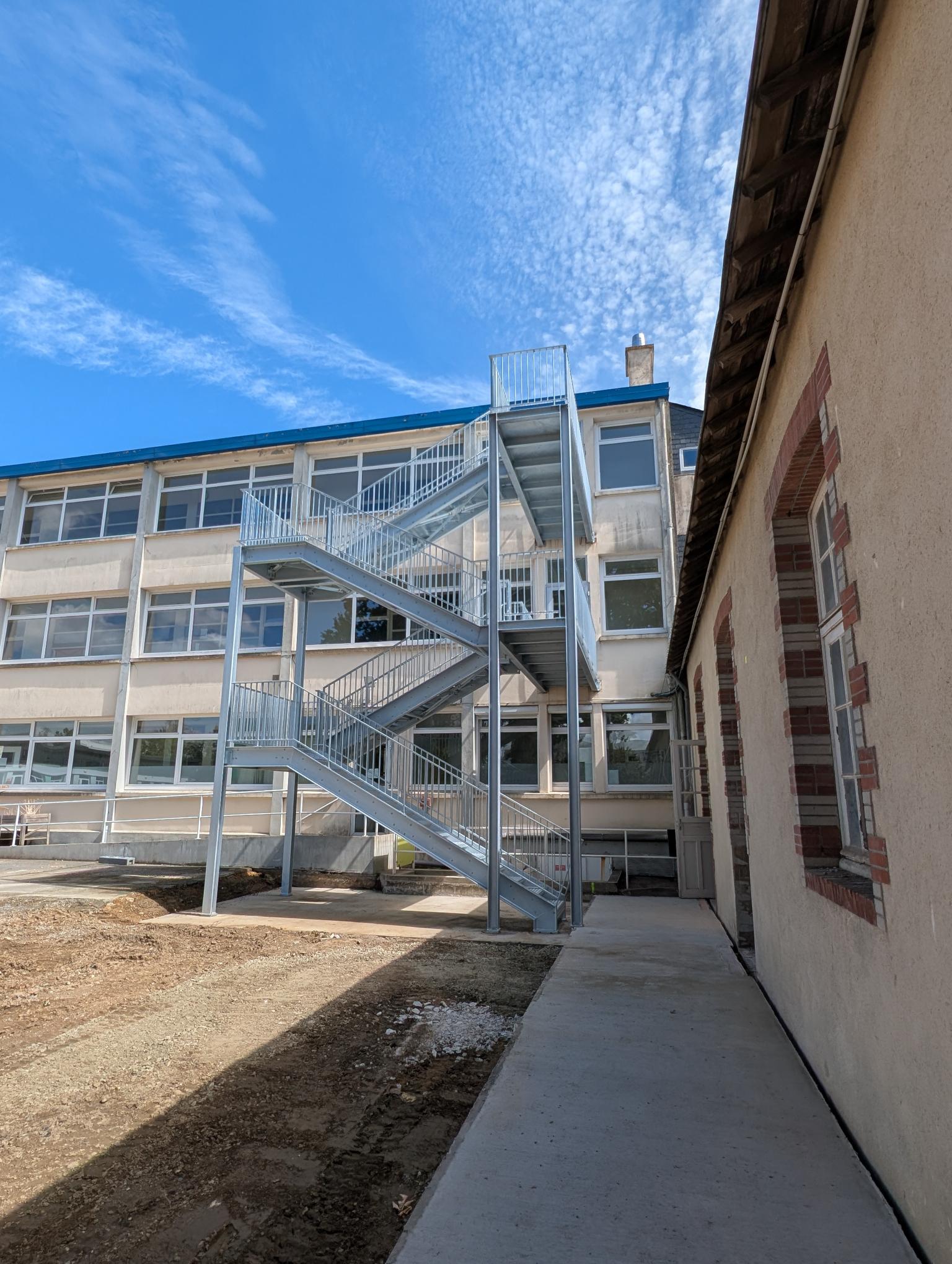 Lire la suite à propos de l’article Travaux d’été : le Lycée Saint-Clair prépare sa rentrée à Derval et Blain
